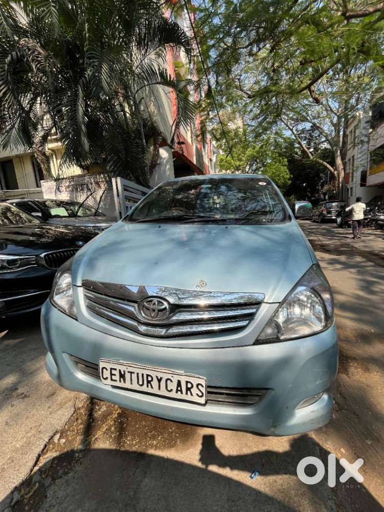 Toyota Innova 2009-2011 2.5 E 7 Str, 2010, Diesel