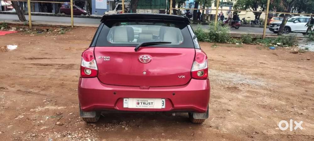 Toyota Etios Liva Vx Dual Tone, 2017, Petrol