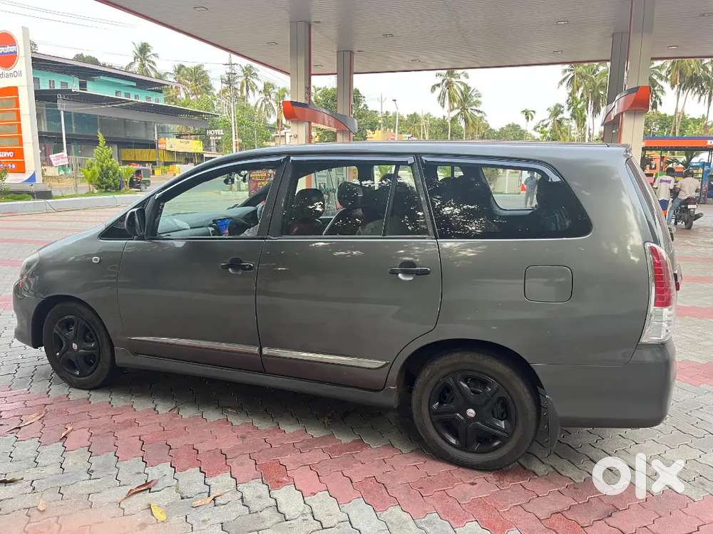 Toyota Innova 2010 Diesel Well Maintained