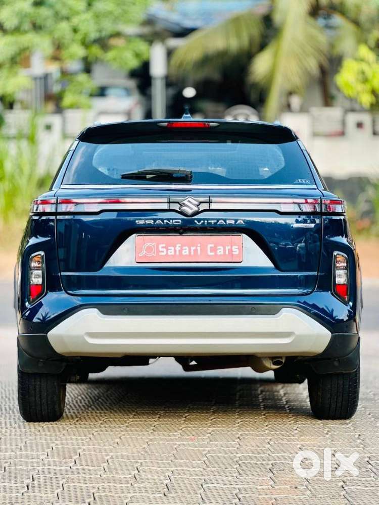 Maruti Suzuki Grand Vitara 1.5 Alpha Smart Hybrid At, 2023, Petrol