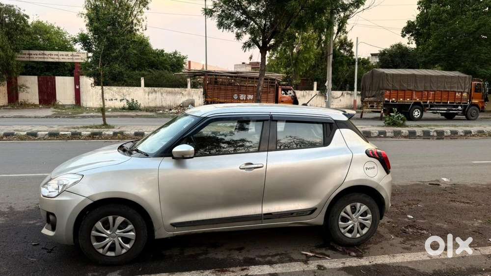 Maruti Suzuki Swift Amt 2018 Petrol Well Maintained