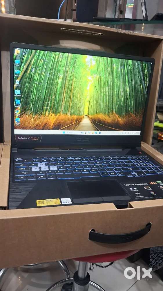 ID + COLOR: 2B - GRAPHITE BLACK
- DISPLAY: 15.6 FHD WV
- VRAM: 4GB
- C