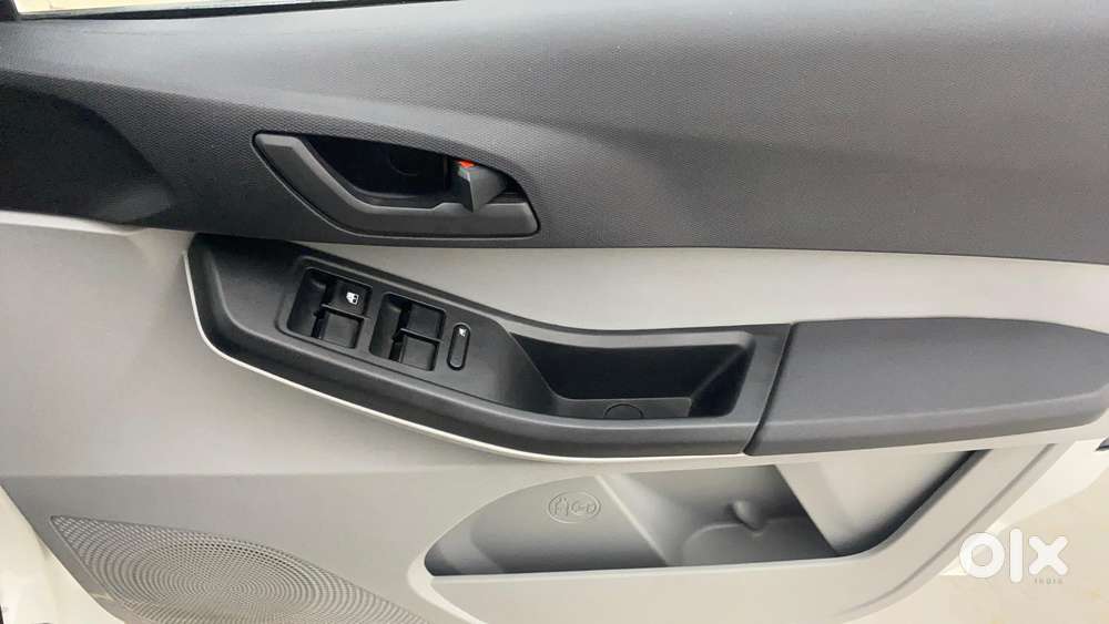 Tata Tiago 1.05 Revotorq Xt, 2023, Petrol