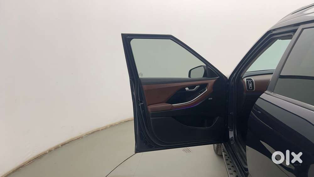 Hyundai Alcazar Signature (o) 6 Str 1.5 Petrol Dct, 2023, Petrol