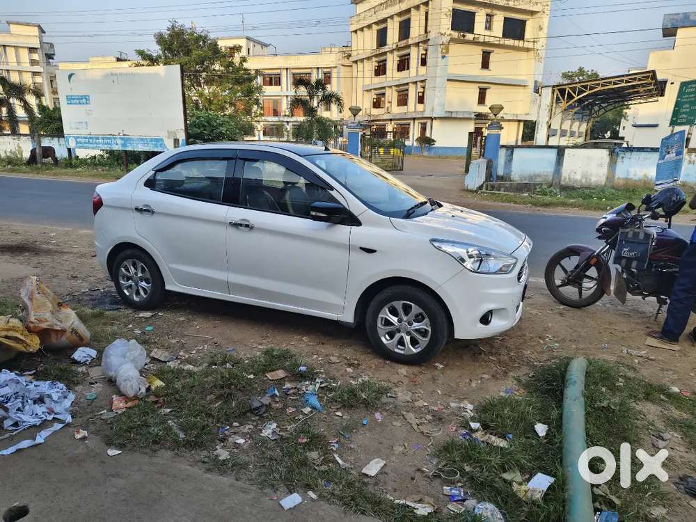 Ford Aspire Titatinium Blu 2017