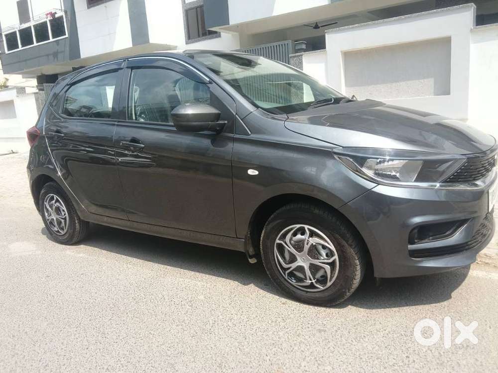 Tata Tiago, 2025, Petrol
