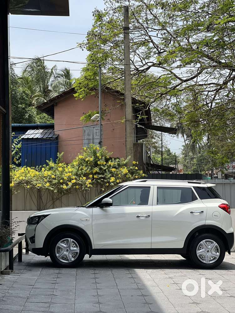 Mahindra Xuv300 W4, 2023, Petrol