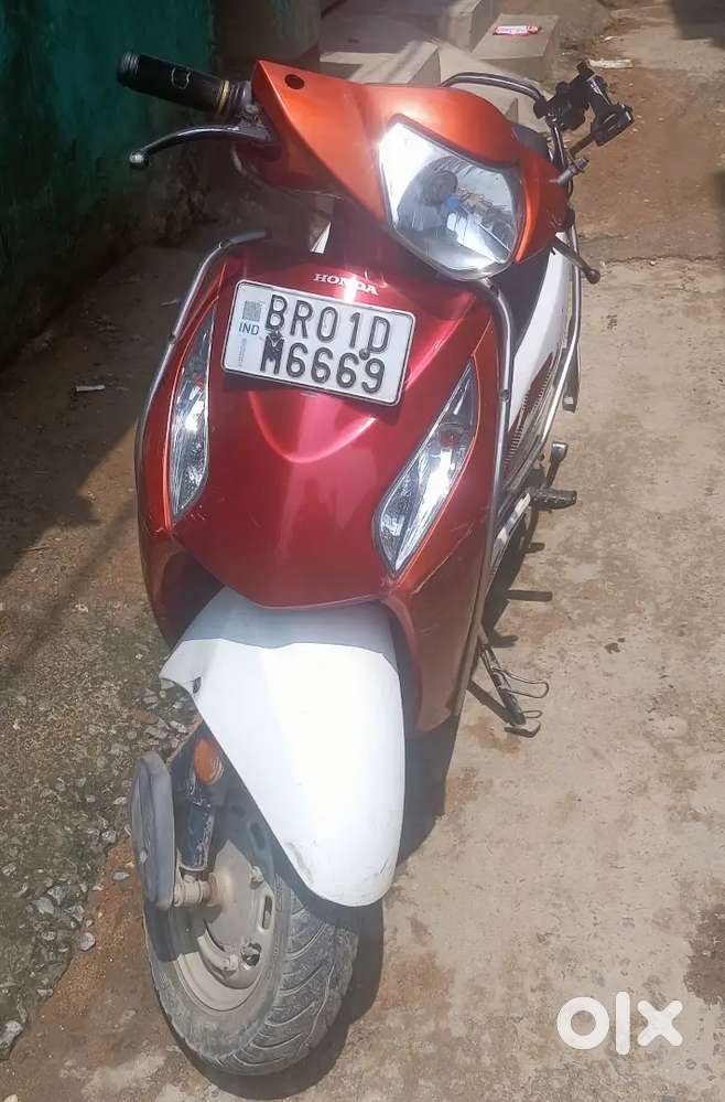 Honda Activa 2018 [ Mileage : 40 Kmpl ]