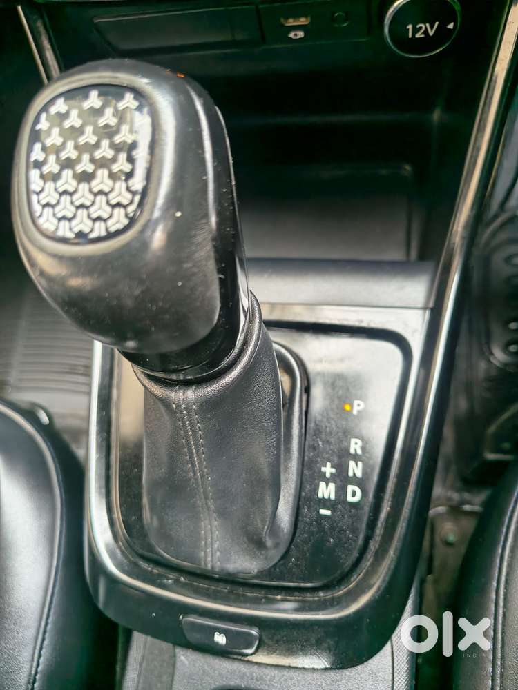 Tata Altroz 1.2 Xza Plus Dark Edition Dct, 2022, Petrol