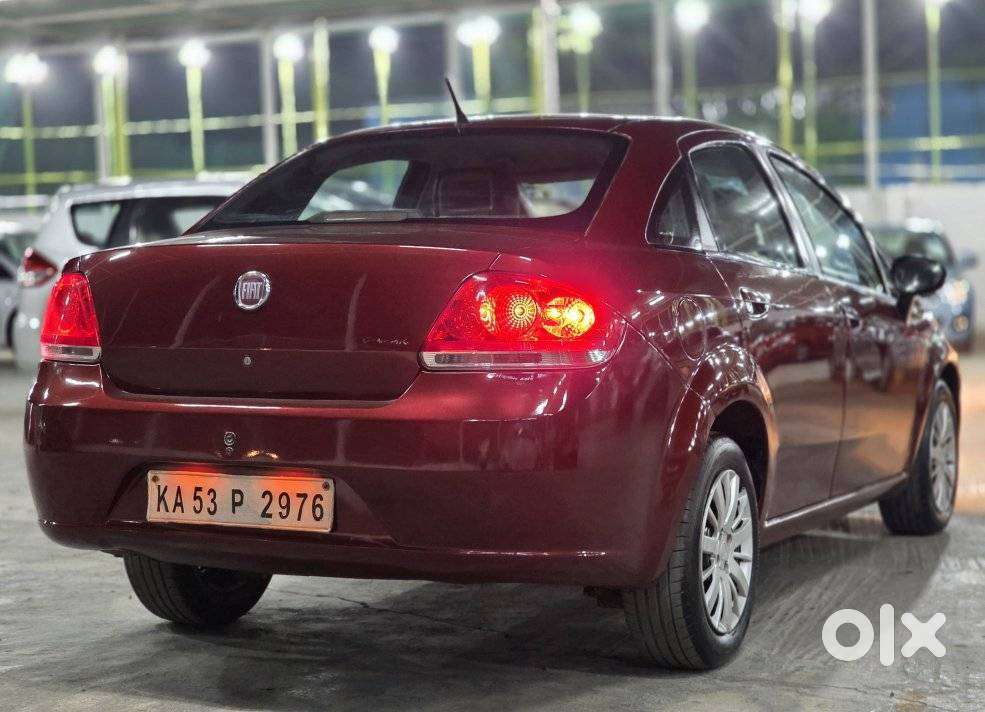 Fiat Linea Emotion Pk 1.4, 2010, Petrol