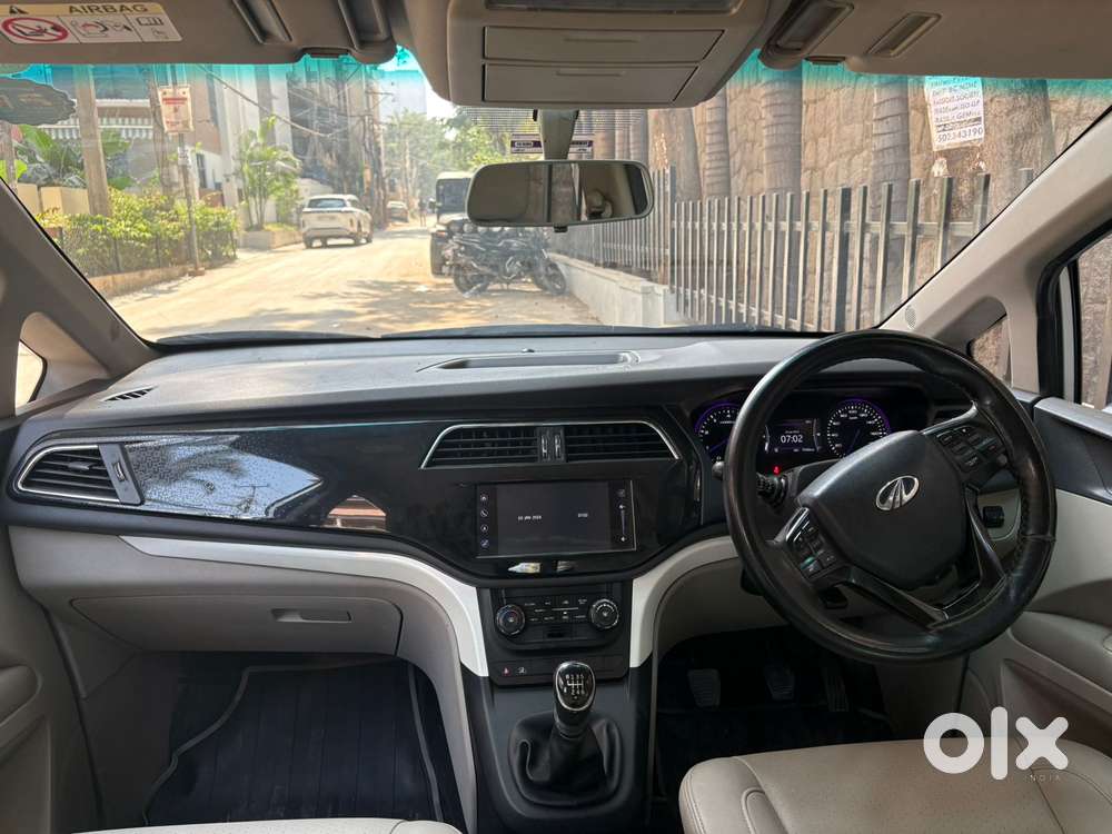 Mahindra Marazzo M8, 2018, Diesel