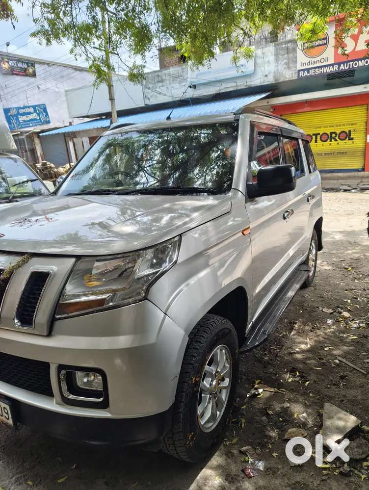 Mahindra Tuv 300 2017 T8