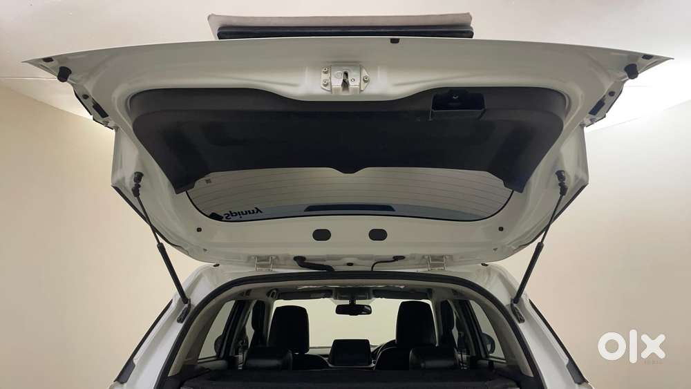 Maruti Suzuki Vitara Brezza 1.5 Zxi, 2023, Petrol