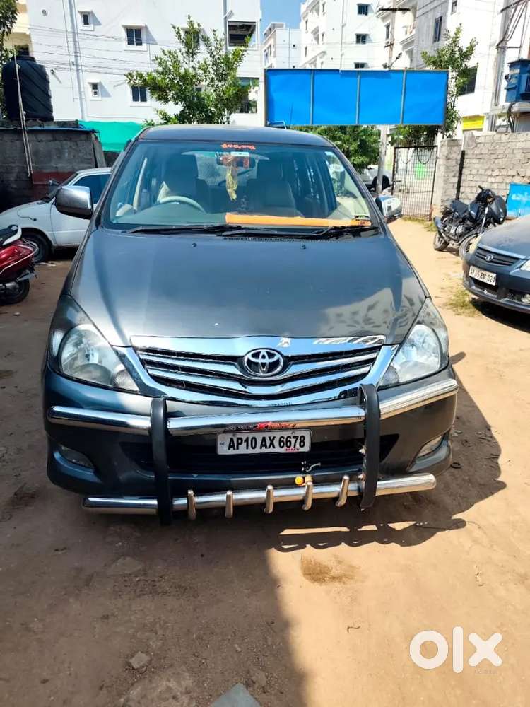 Toyota Innova 2011 Car