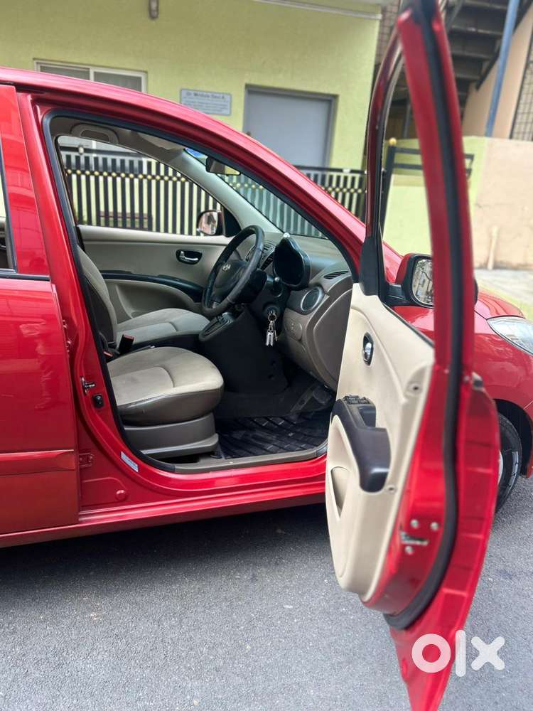 Hyundai I10 Sportz At, 2013, Petrol