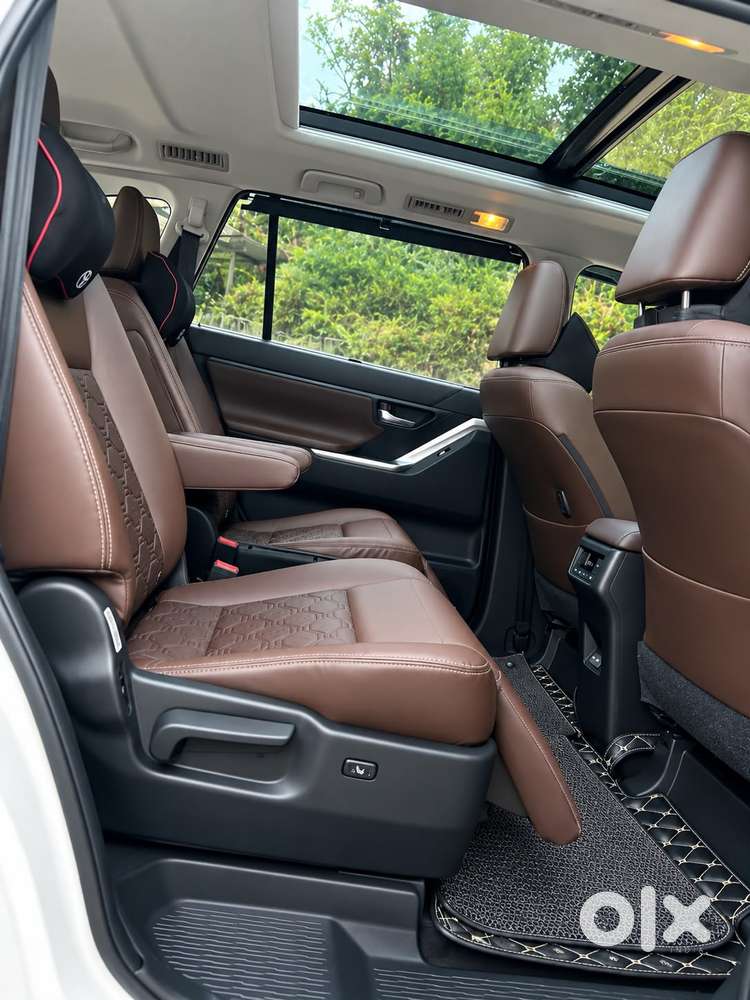 Toyota Innova Hycross 2.0 Zx (o) Hybrid 7 Str, 2025, Petrol