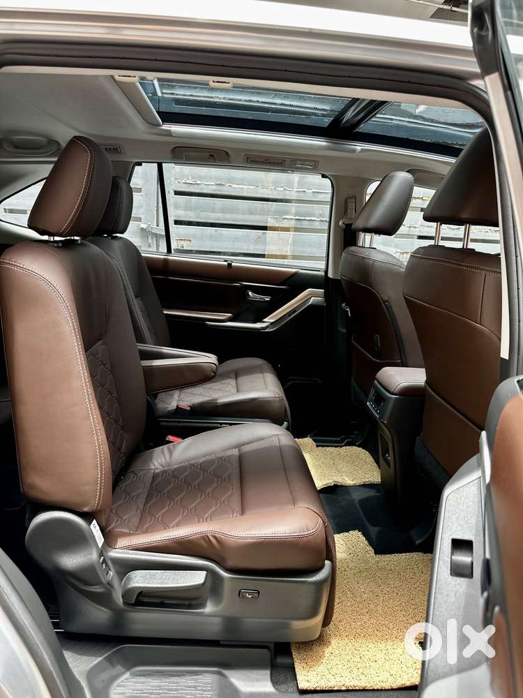 Toyota Innova Hycross 2.0 Zx (o) Hybrid 7 Str, 2025, Petrol