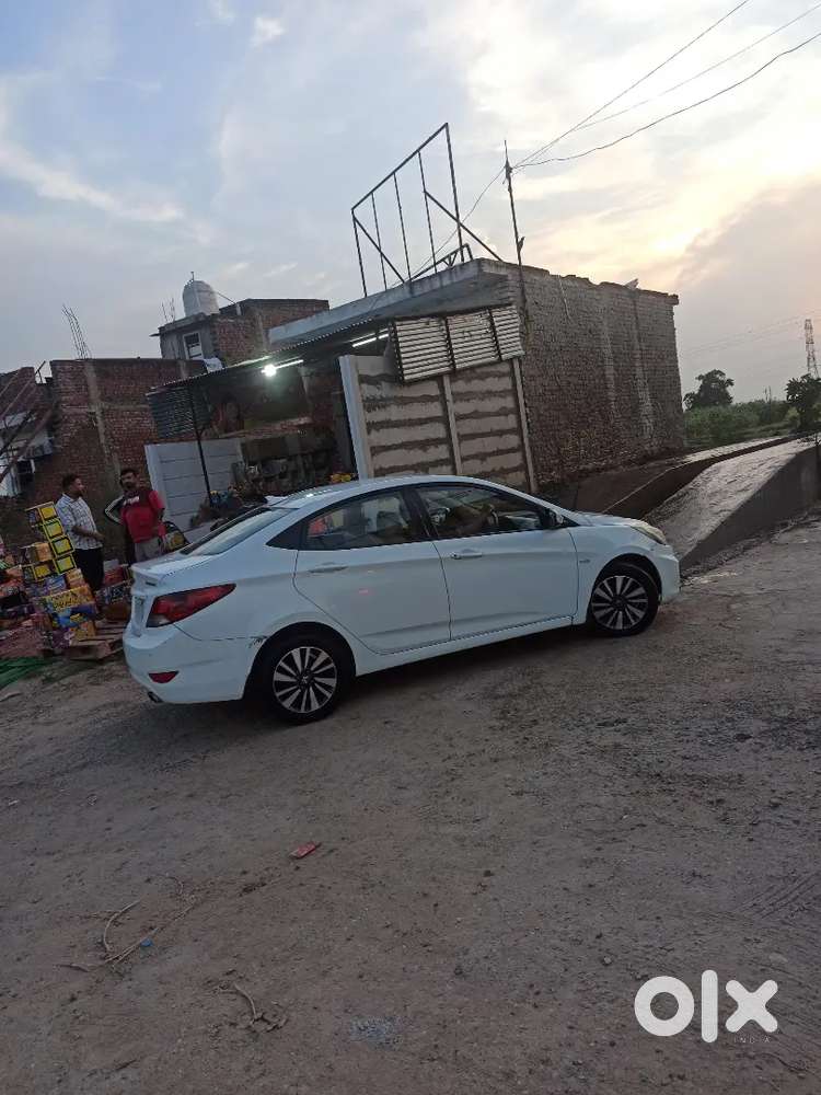 Hyundai Verna 2011