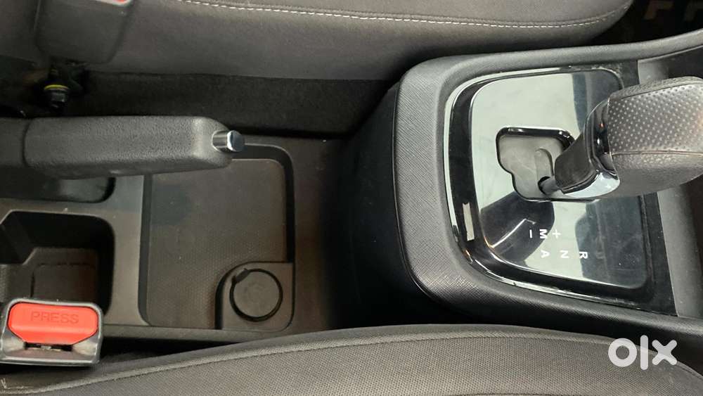 Tata Punch 1.2 Revotron Creative Amt Dual Tone, 2022, Petrol