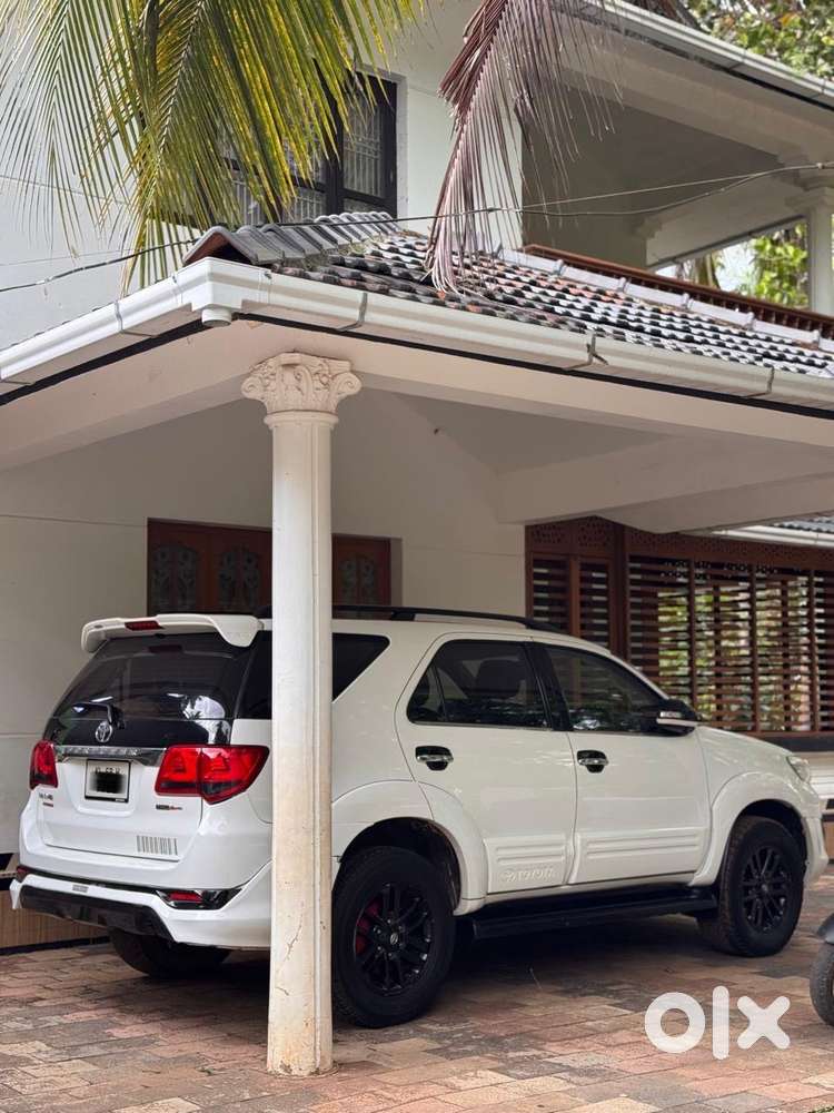 Toyota Fortuner 2012 Diesel 155000 Km Driven