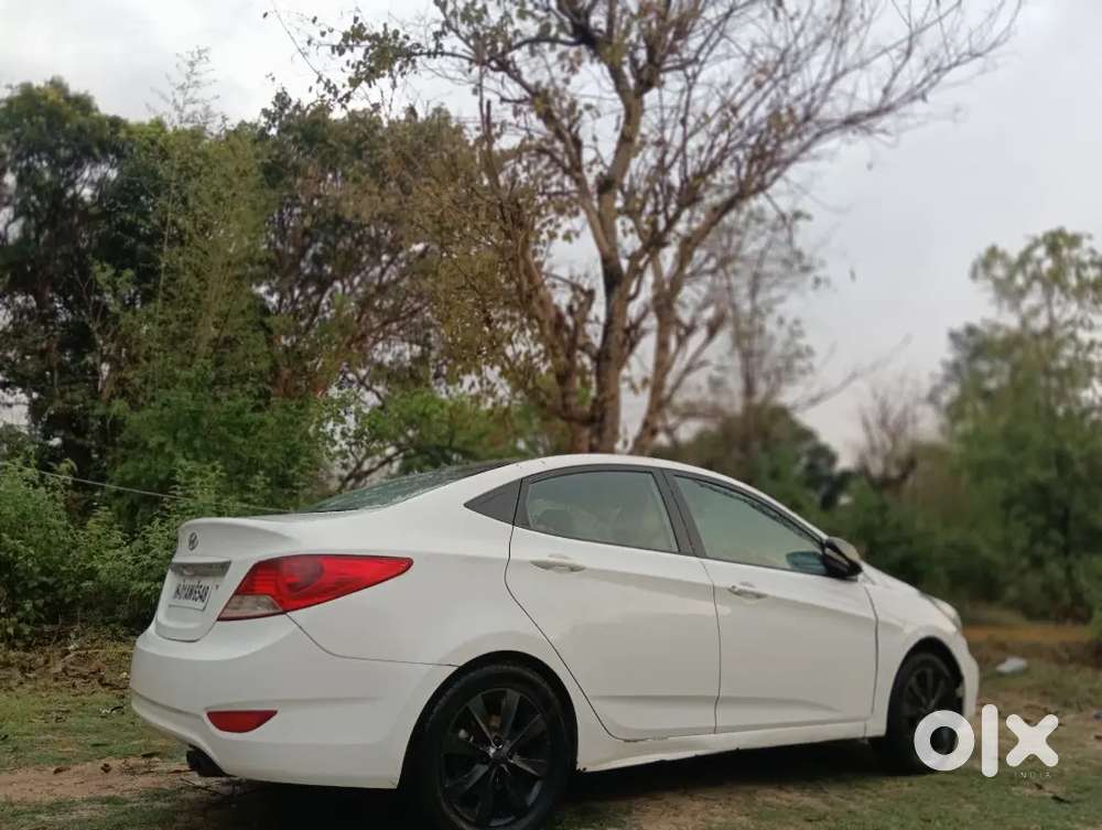 Hyundai Verna 2012 Petrol 110000 Km Driven
