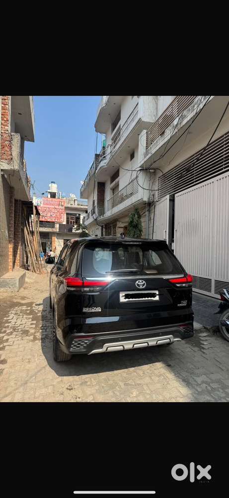 Toyota Innova Hycross 2023