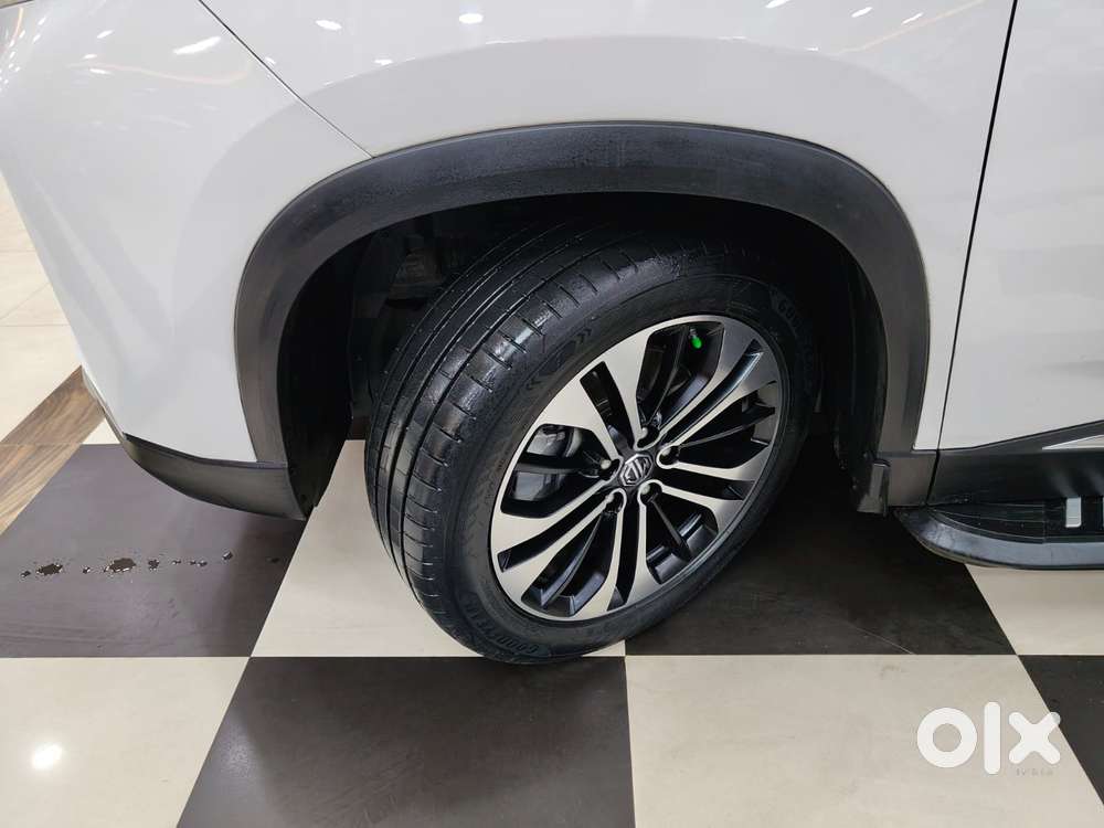 Mg Hector Plus Sharp Pro 1.5 Turbo Petrol Cvt 7 Str, 2023, Petrol