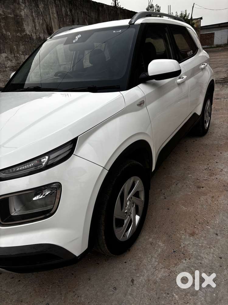 Hyundai Venue 2019 Petrol 71000 Km Driven