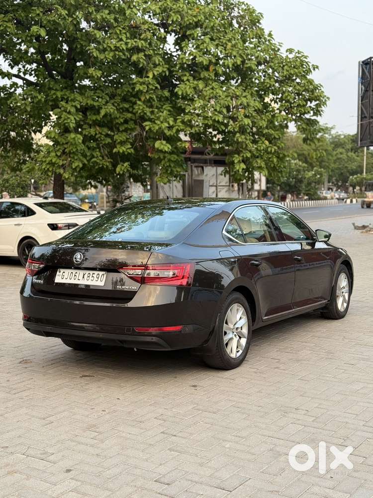 Skoda Superb 2.0 Tsi At L&k, 2018, Petrol