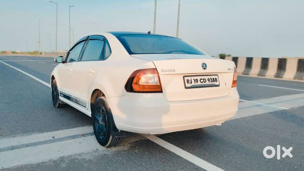 Skoda Rapid 1.5 Tdi At Ambition With Alloy Wheel, 2016, Diesel
