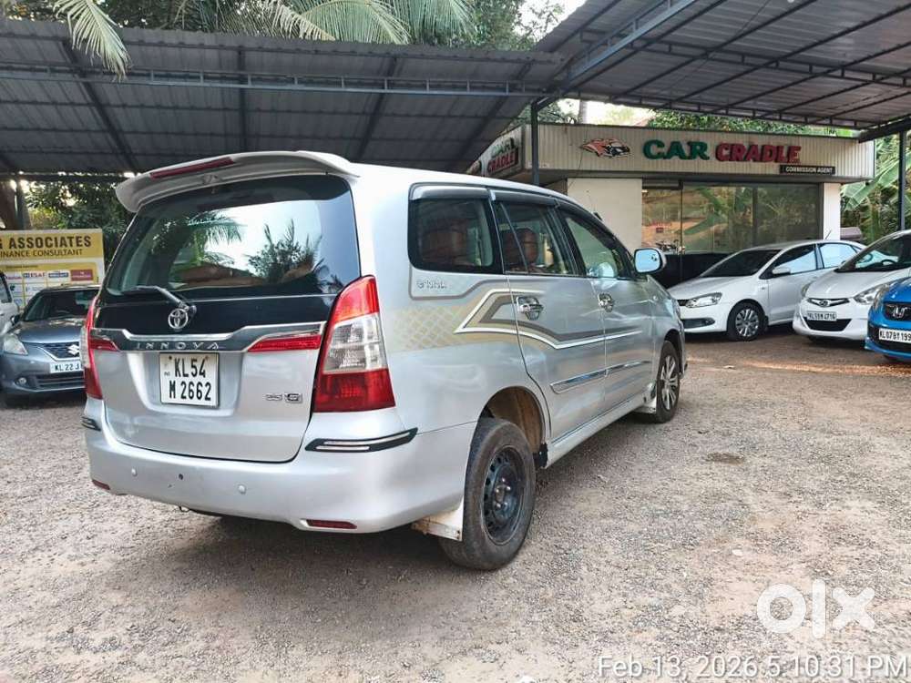 Toyota Innova 2009-2011 2.5 E 7 Str, 2011, Diesel