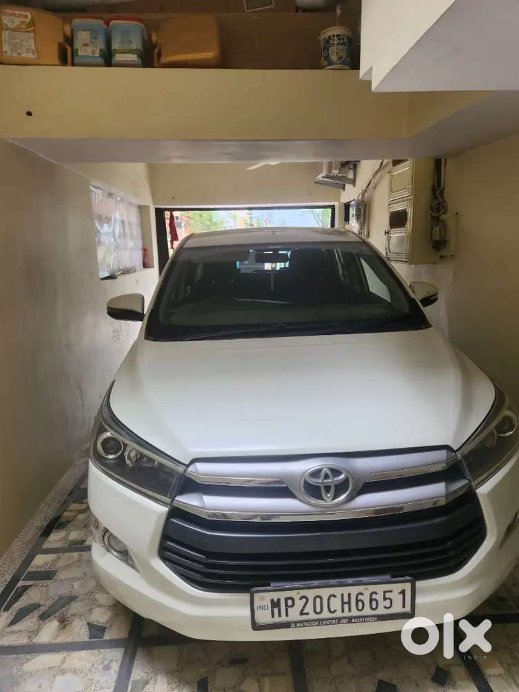 Toyota Innova Crysta 2.4 V 2018