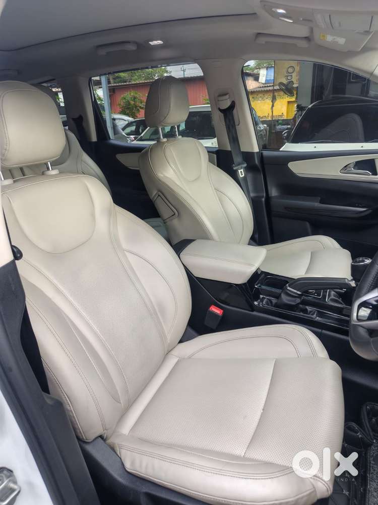 Mahindra Xuv700 2.2 Ax 7 Diesel Mt Luxury Pack Str, 2022, Diesel