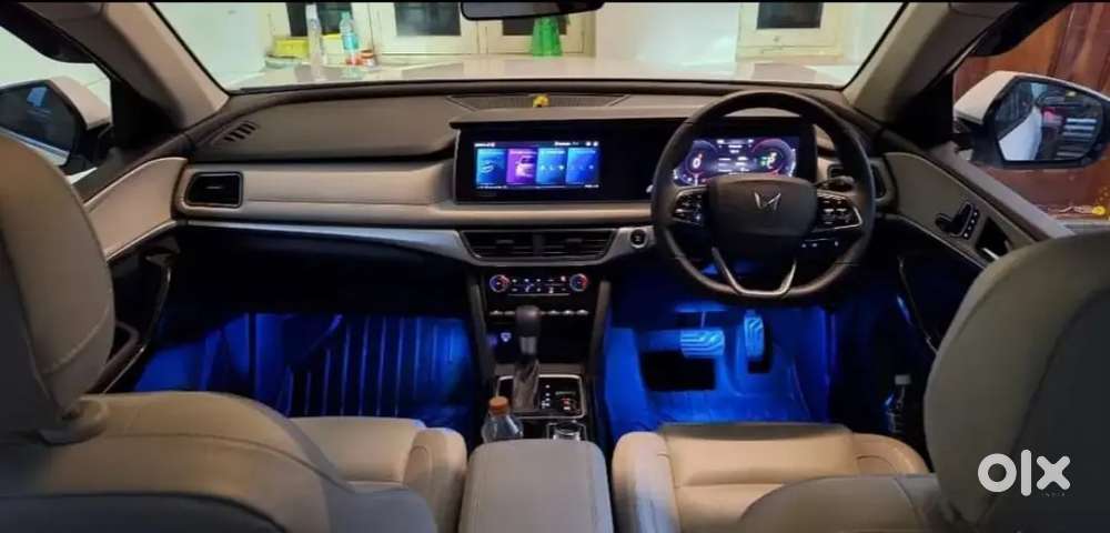 Mahindra Xuv700 2025 Diesel 18000 Km Driven