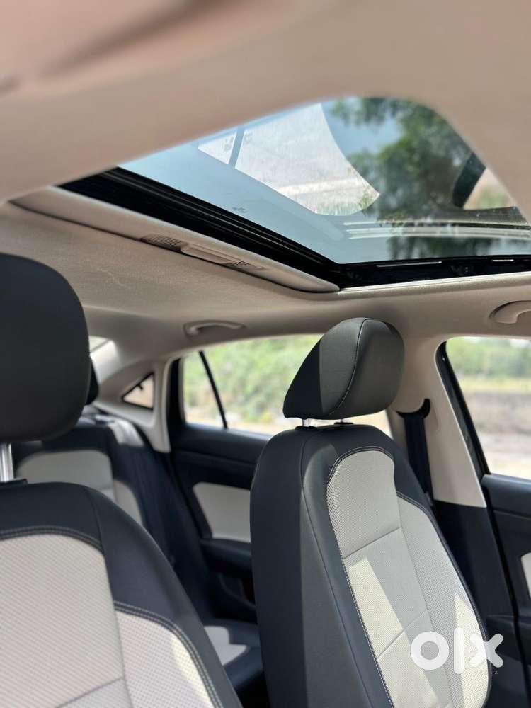 Skoda Slavia 1.0 Tsi Style At, 2023, Petrol