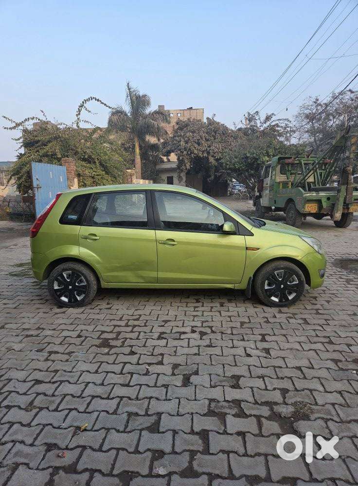 Ford Figo 1.2p Titanium Mt, 2011, Petrol
