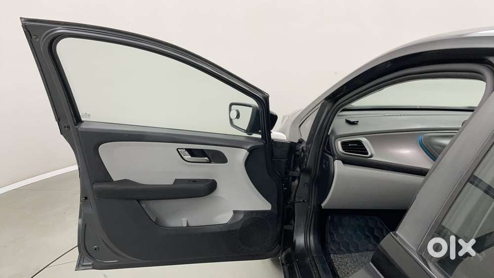 Tata Altroz Xz, 2020, Petrol