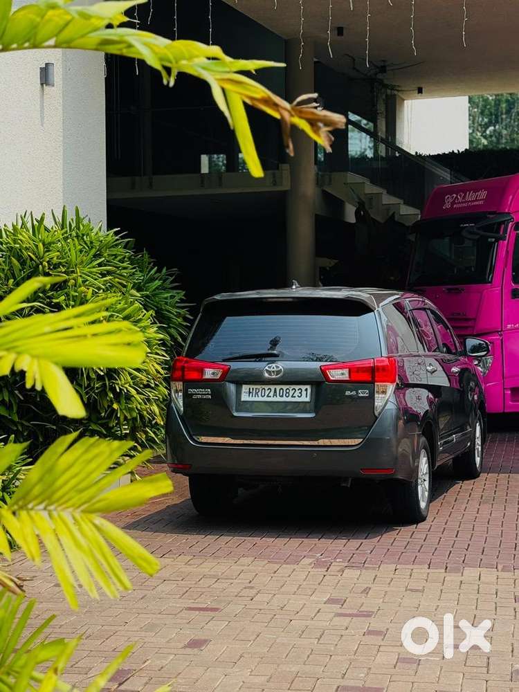 Toyota Innova Crysta 2018 Diesel Well Maintained