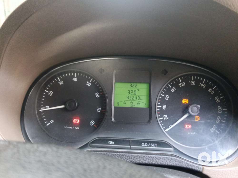 Skoda Rapid 1.6 Mpi Ambition, 2012, Petrol