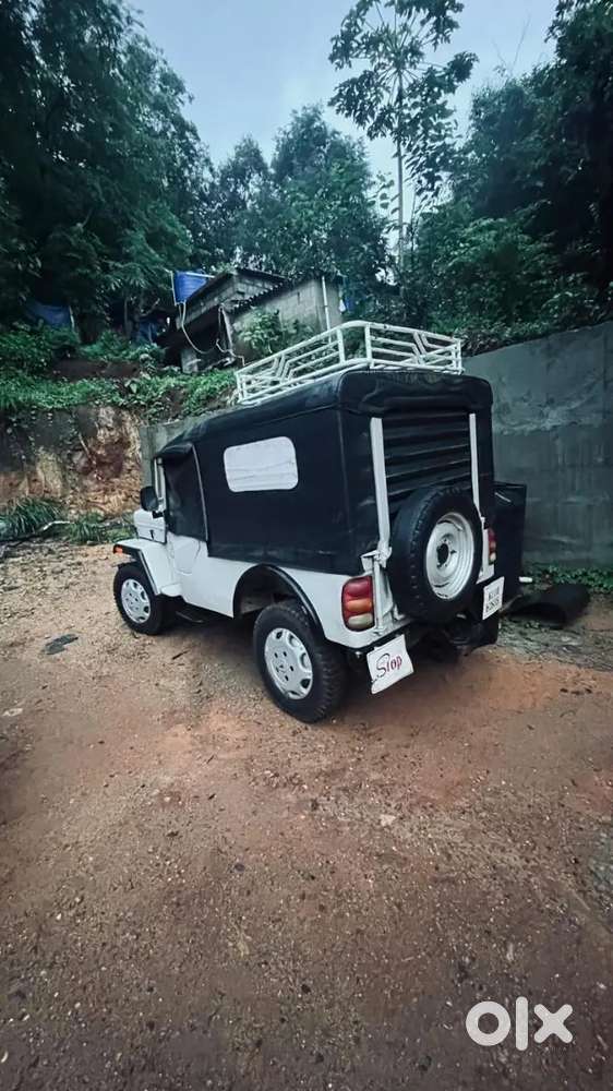 Good Condition Mahindra Jeep .new Test New Insurance
