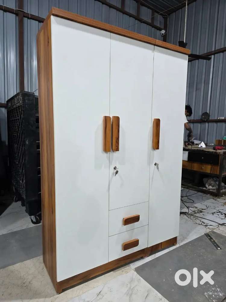 3 door wardrobe