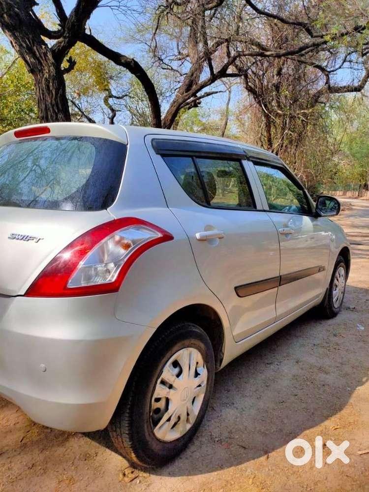 Maruti Suzuki Swift Lxi Optional-o, 2017, Petrol