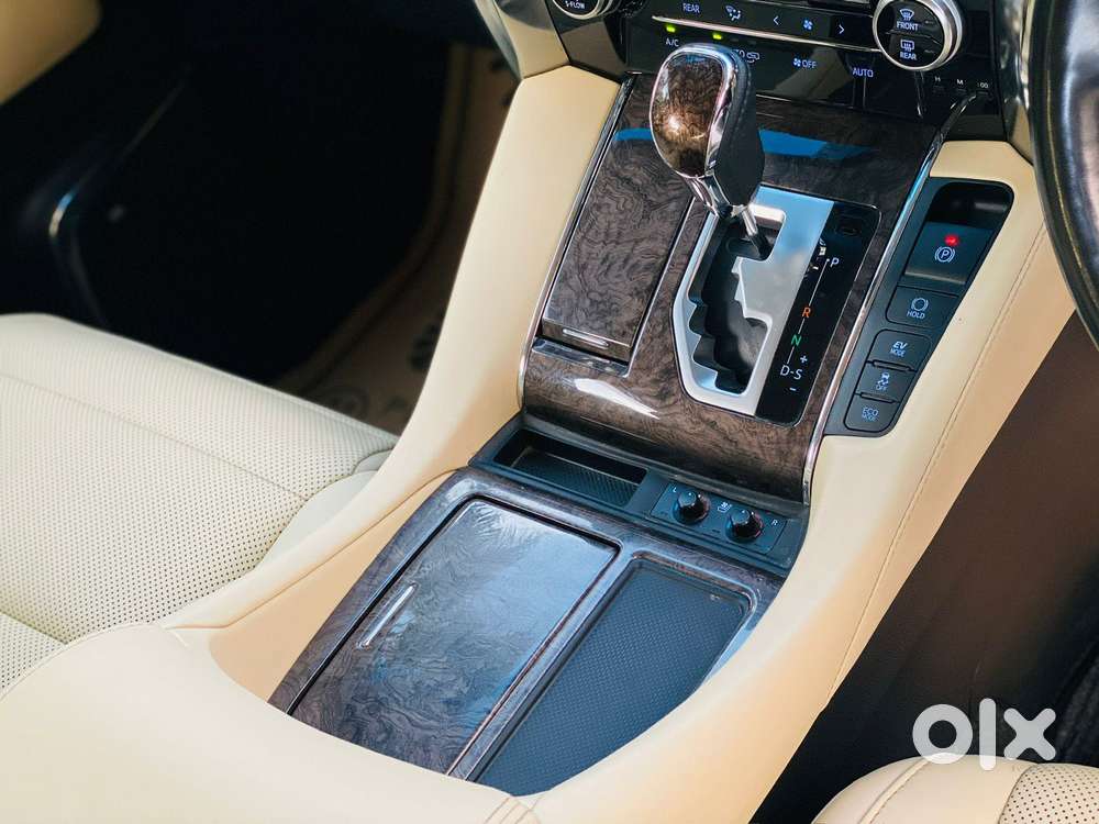 Toyota Vellfire Vip – Executive Lounge, 2021, Petrol