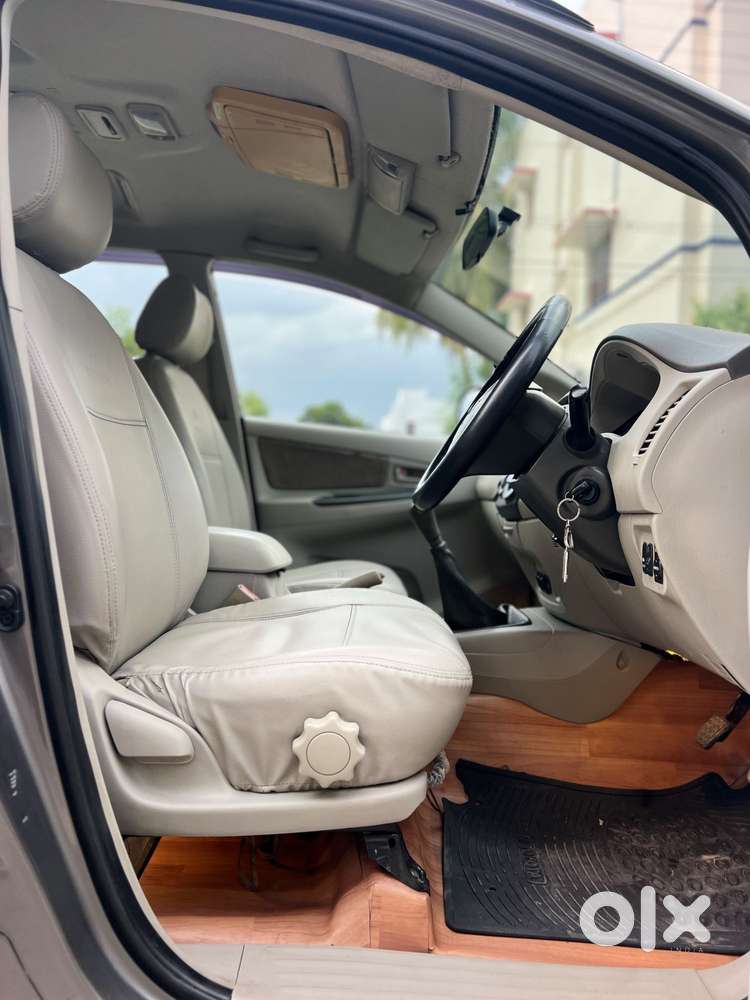 Toyota Innova 2.5 G4 Diesel 7-seater, 2011, Diesel