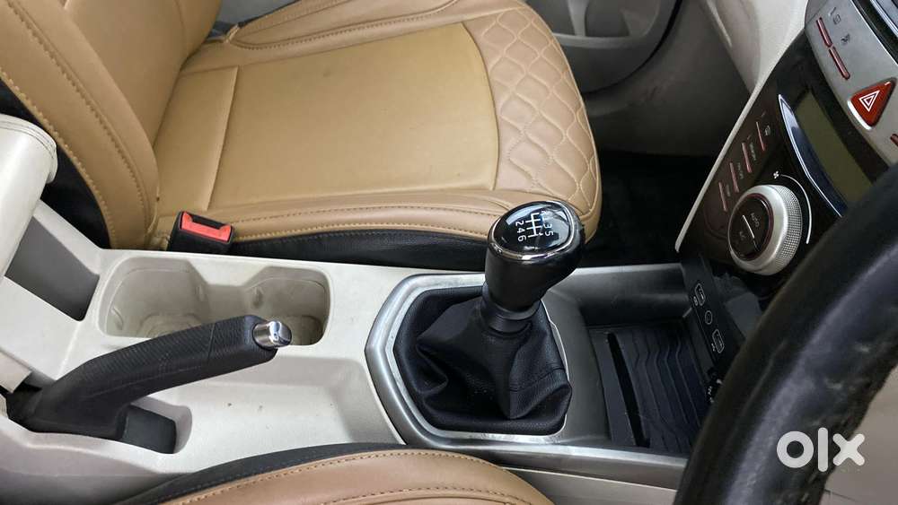 Mahindra Xuv300 W8, 2021, Petrol