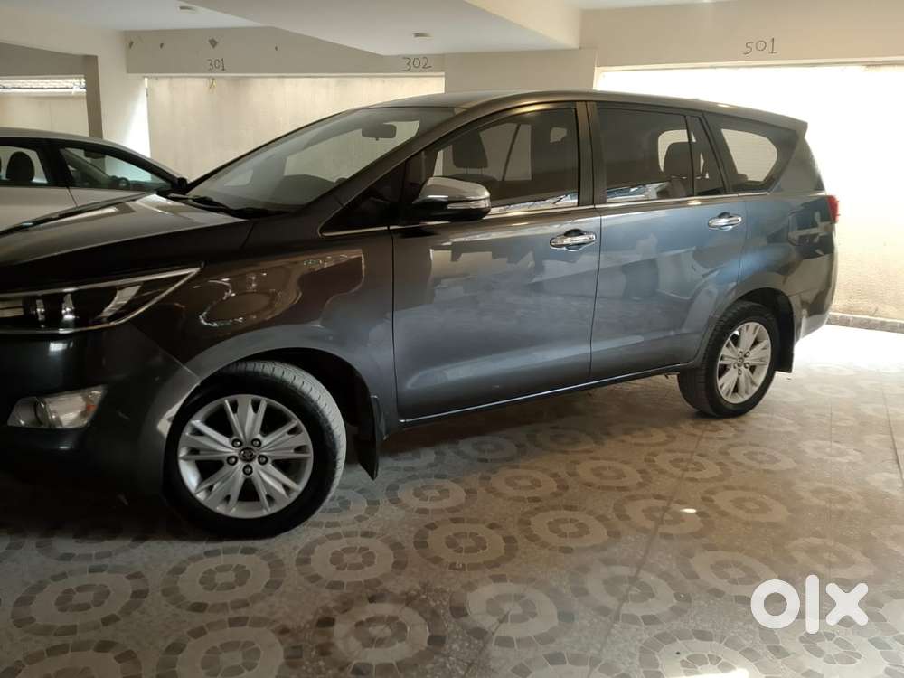 Toyota Innova Crysta 2.8z Automatic, 2016, Diesel