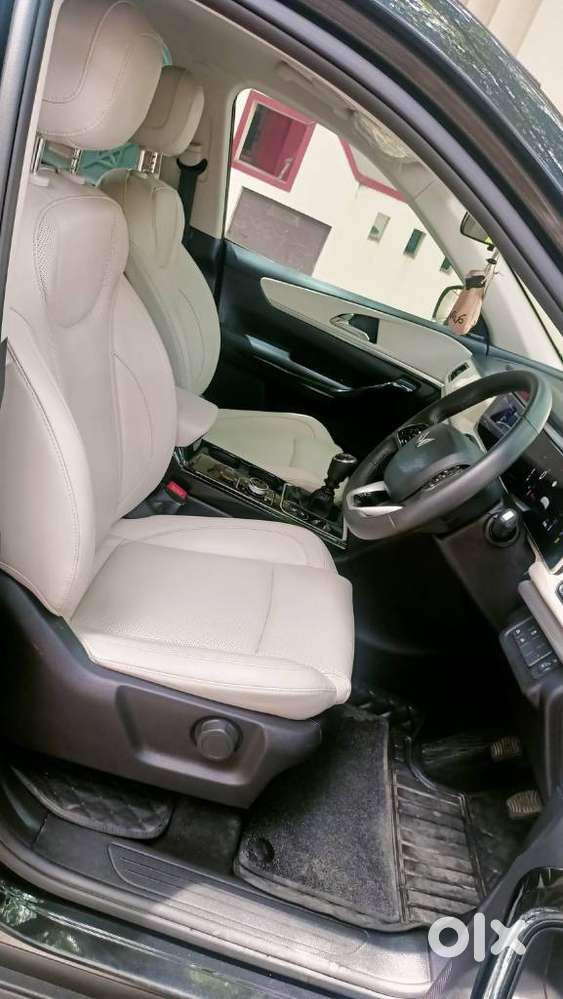 Mahindra Xuv700 2.2 Ax 7 Diesel Mt Luxury Pack Str, 2024, Diesel