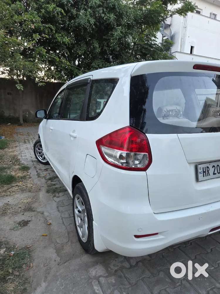 Maruti Suzuki Ertiga 2012 Diesel 1lack 4000 Km Driven