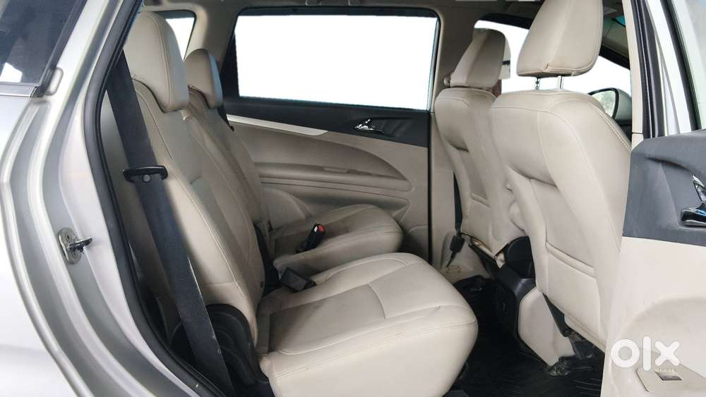 Mahindra Marazzo M8, 2019, Diesel