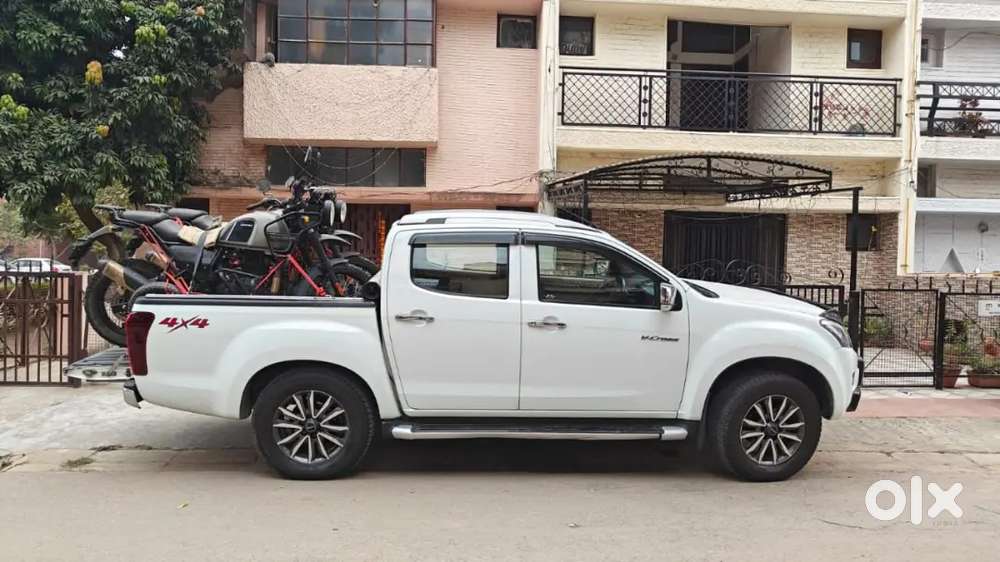 Isuzu D-max V-cross 2018 Diesel Good Condition